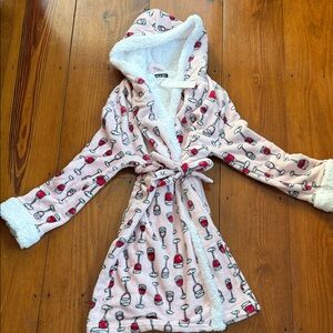 NWT Cozy ROBE with wine glasses